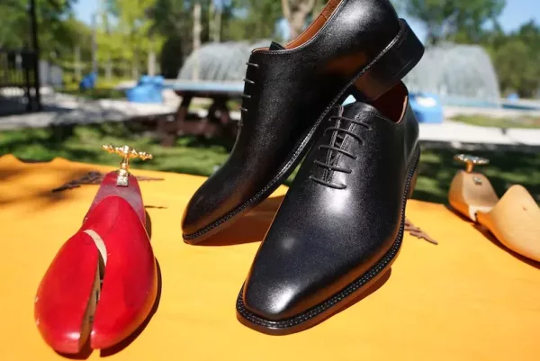 Men Shoes Whole Cut Black Oxford Men Shoes Leather Handmade Customized Shoes